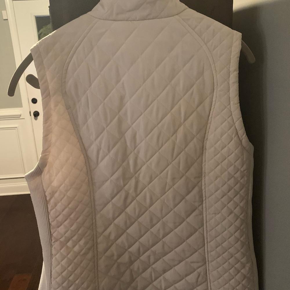 White vest great for layers - Picture 3 of 3